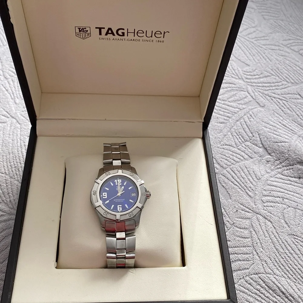 TAG HEUER 200m